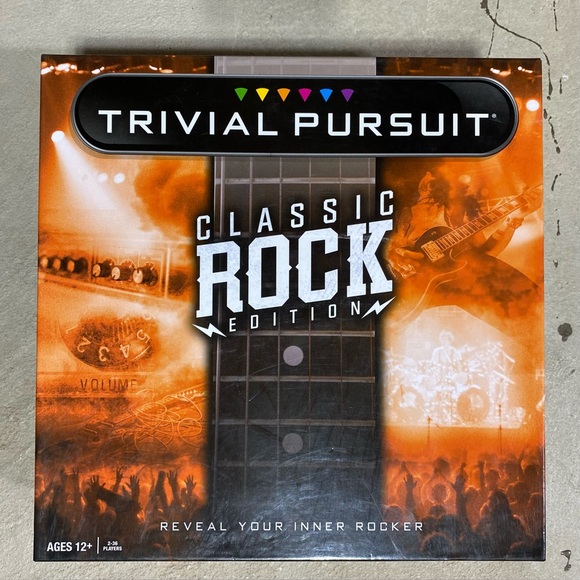 Trivial Pursuit Classic Rock Edition Board Game 2011 1,800 Questions Hasbro - Picture 1 of 9